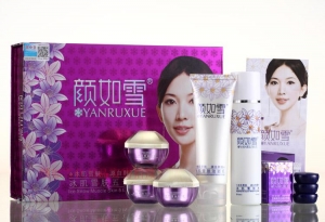 韩国颜如雪至尊美白去黄淡斑祛斑冰肌雪肤五件套五合一化妆品90win极速体育_jrs看球网直播吧_JRS直播客户端